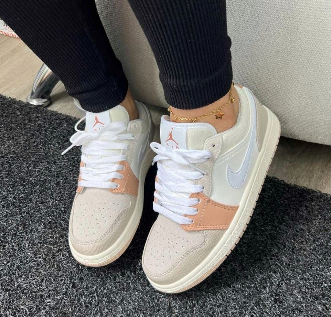 NIKE Jordan 1 Low